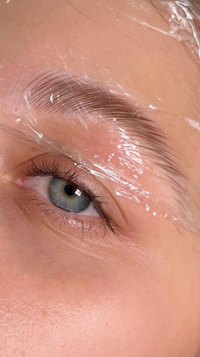 Brow Lamination bij SHER Beautysalon